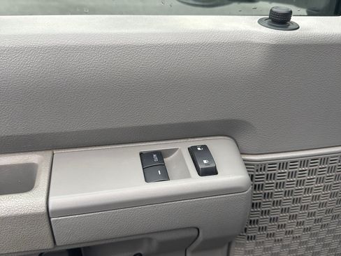 Used 2015 Ford E-350 and Econoline 350 Super Duty w/ Power Windows & Locks Group image 10