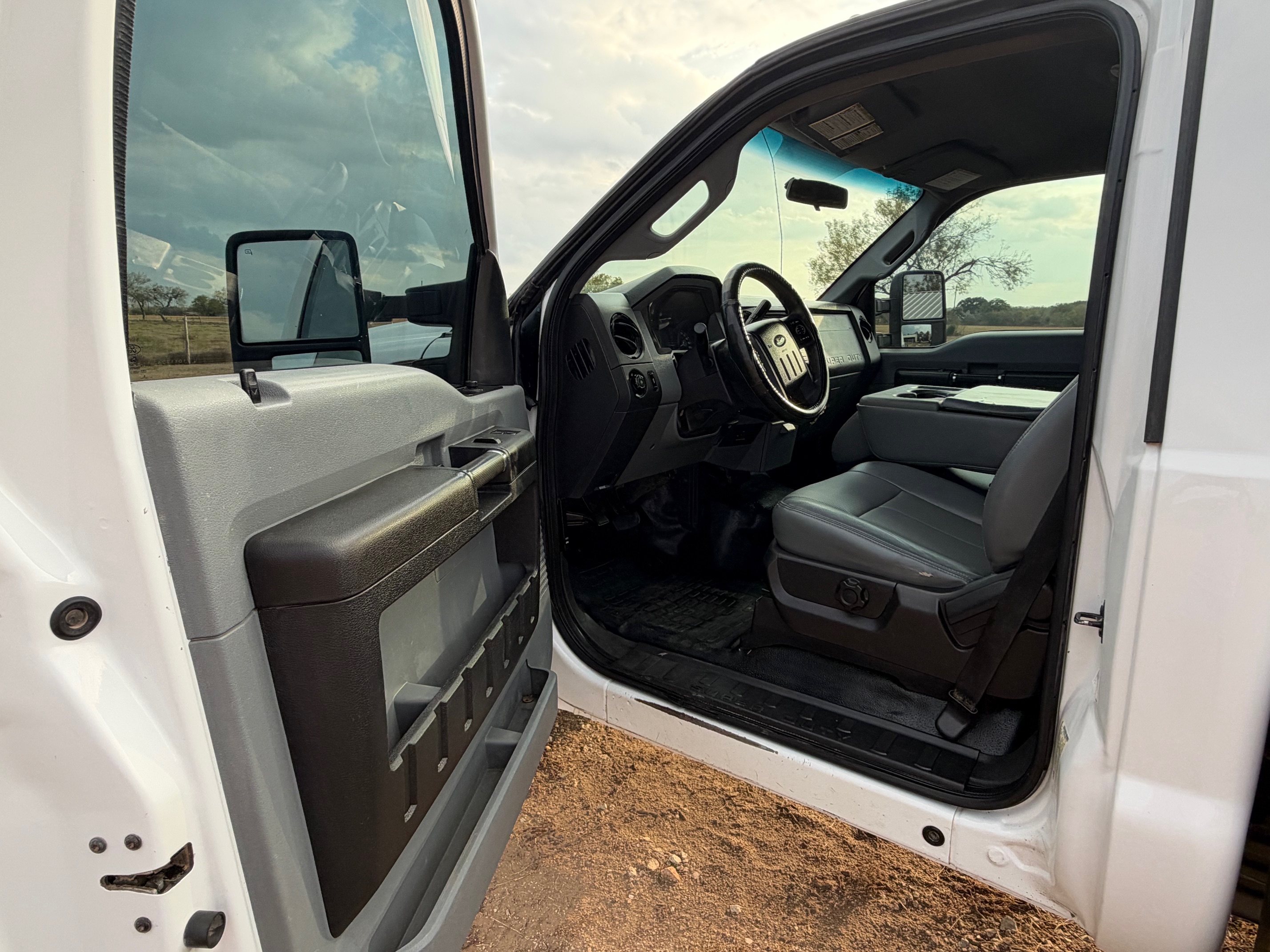 Used 2016 Ford F250 XL w/ XL Appearance Package AWD/4WD image 25