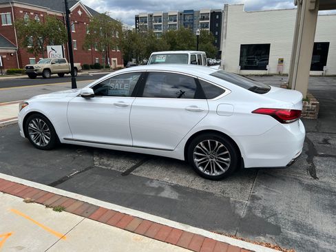 Used 2015 Hyundai Genesis 3.8 image 5