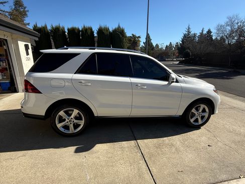 Used 2018 Mercedes-Benz GLE 350 image 4