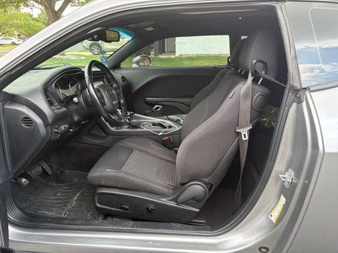 Used 2018 Dodge Challenger R/T w/ Performance Handling Group image 9