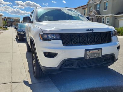 Used 2019 Jeep Grand Cherokee Laredo