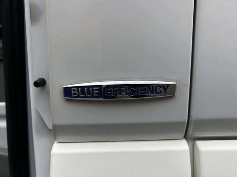 Used 2015 Mercedes-Benz Sprinter 2500 image 15