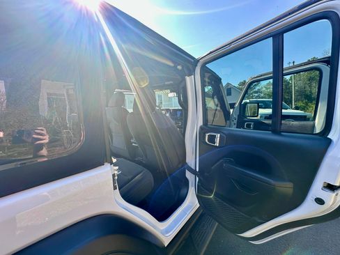 Used 2024 Jeep Wrangler Unlimited Sport image 14