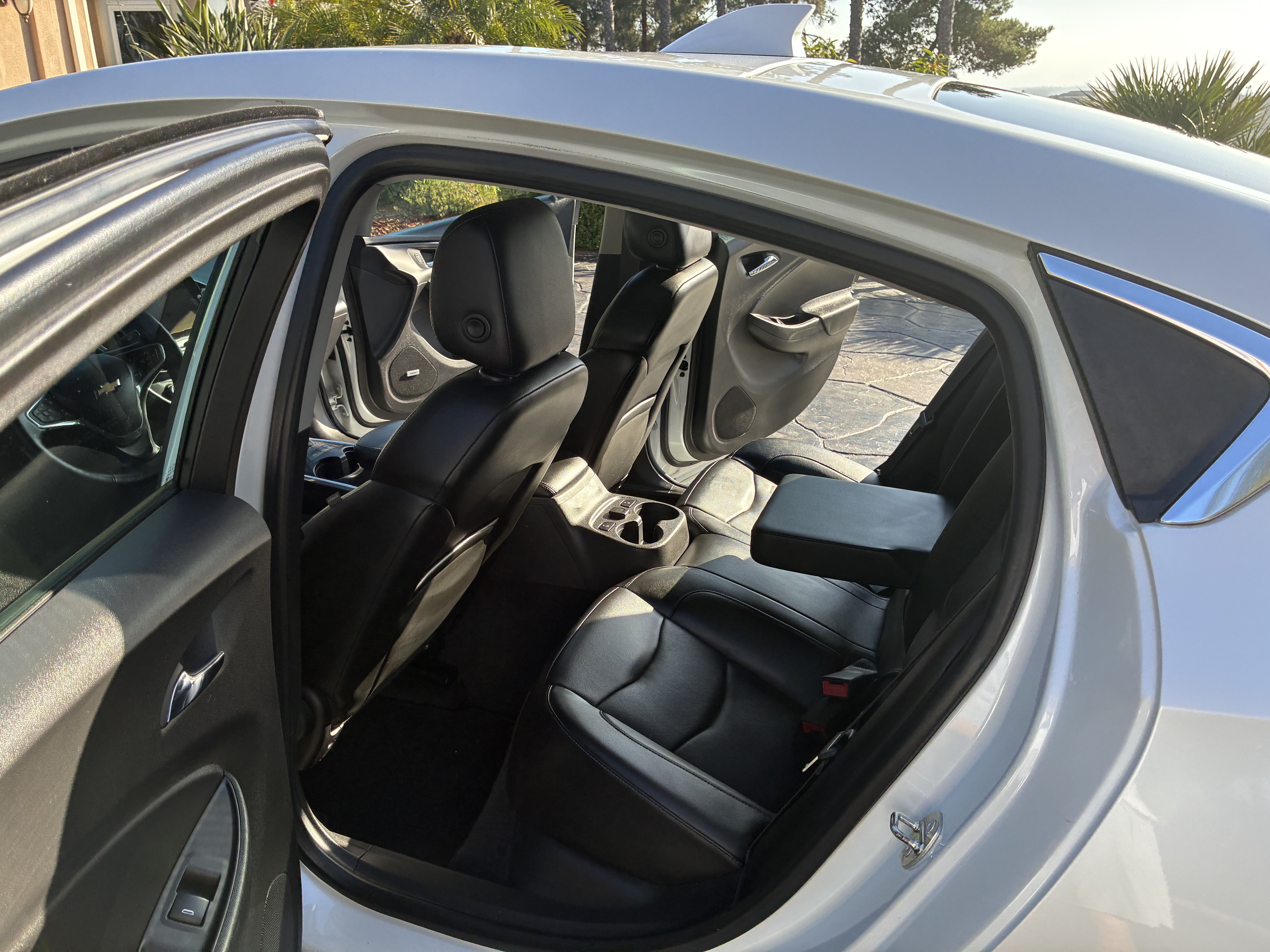 Used 2016 Chevrolet Volt Premier w/ Driver Confidence Package FWD image 10