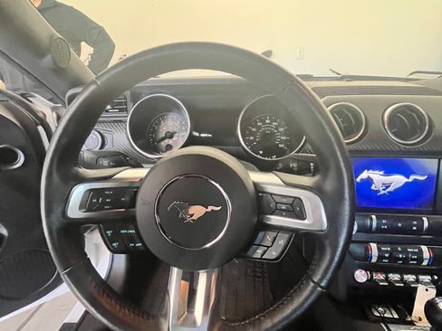 Used 2021 Ford Mustang Coupe RWD image 9