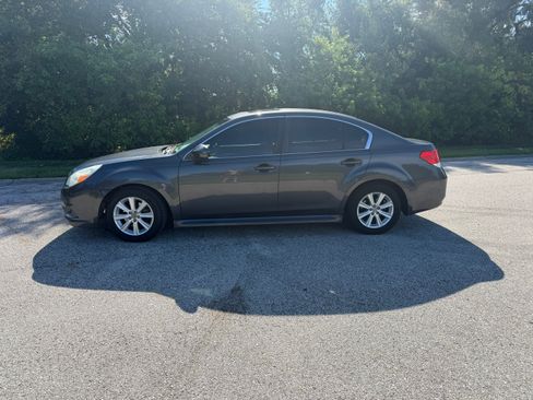Used 2011 Subaru Legacy 2.5i Premium AWD/4WD image 4