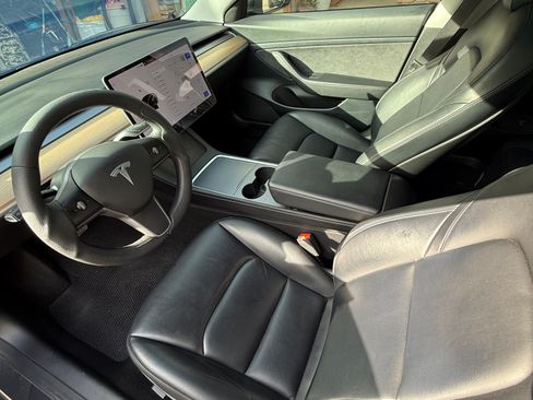 Used 2021 Tesla Model 3 Standard Range Plus image 6