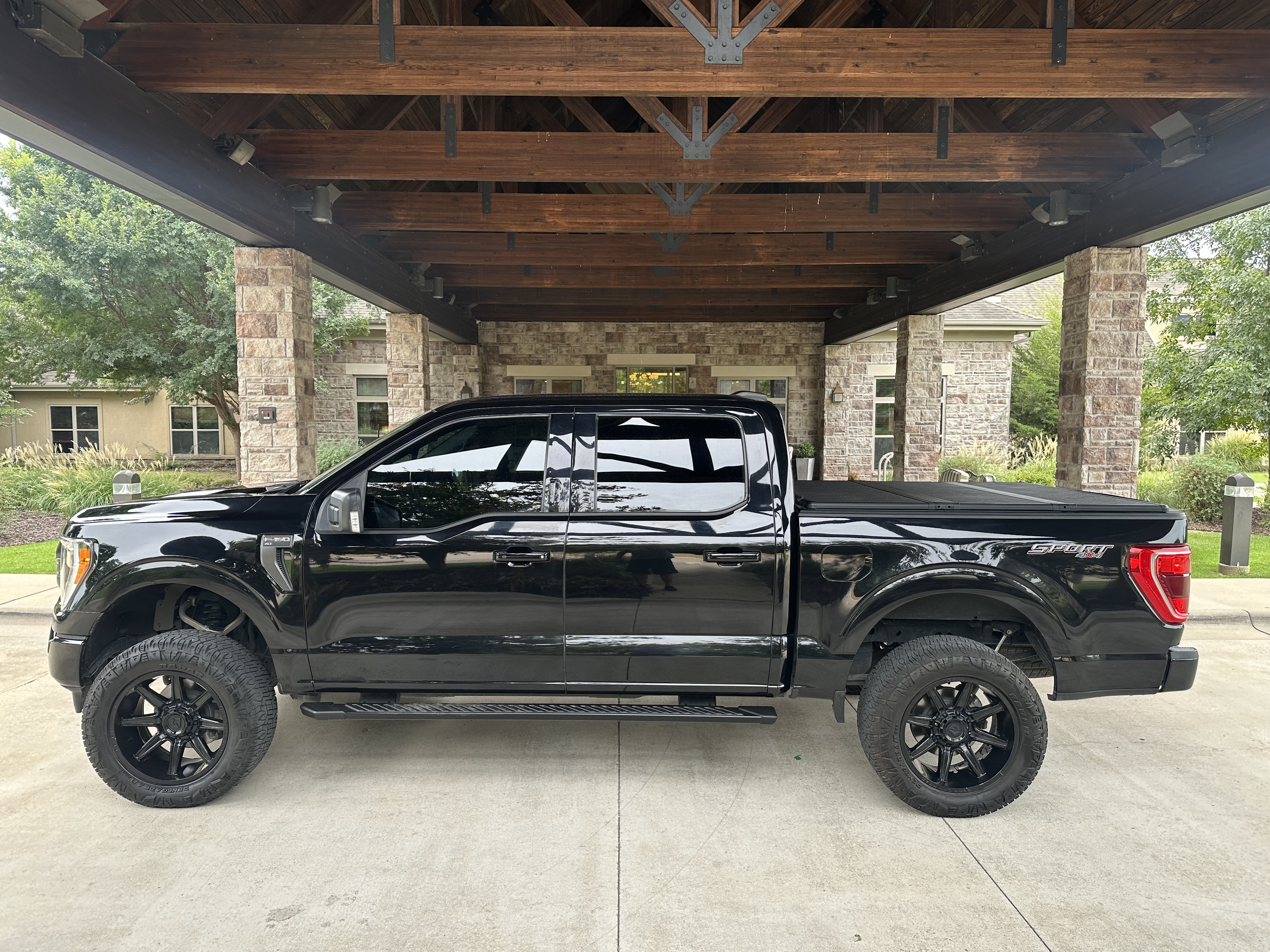 Used 2021 Ford F150 XLT w/ Equipment Group 302A High AWD/4WD image 10