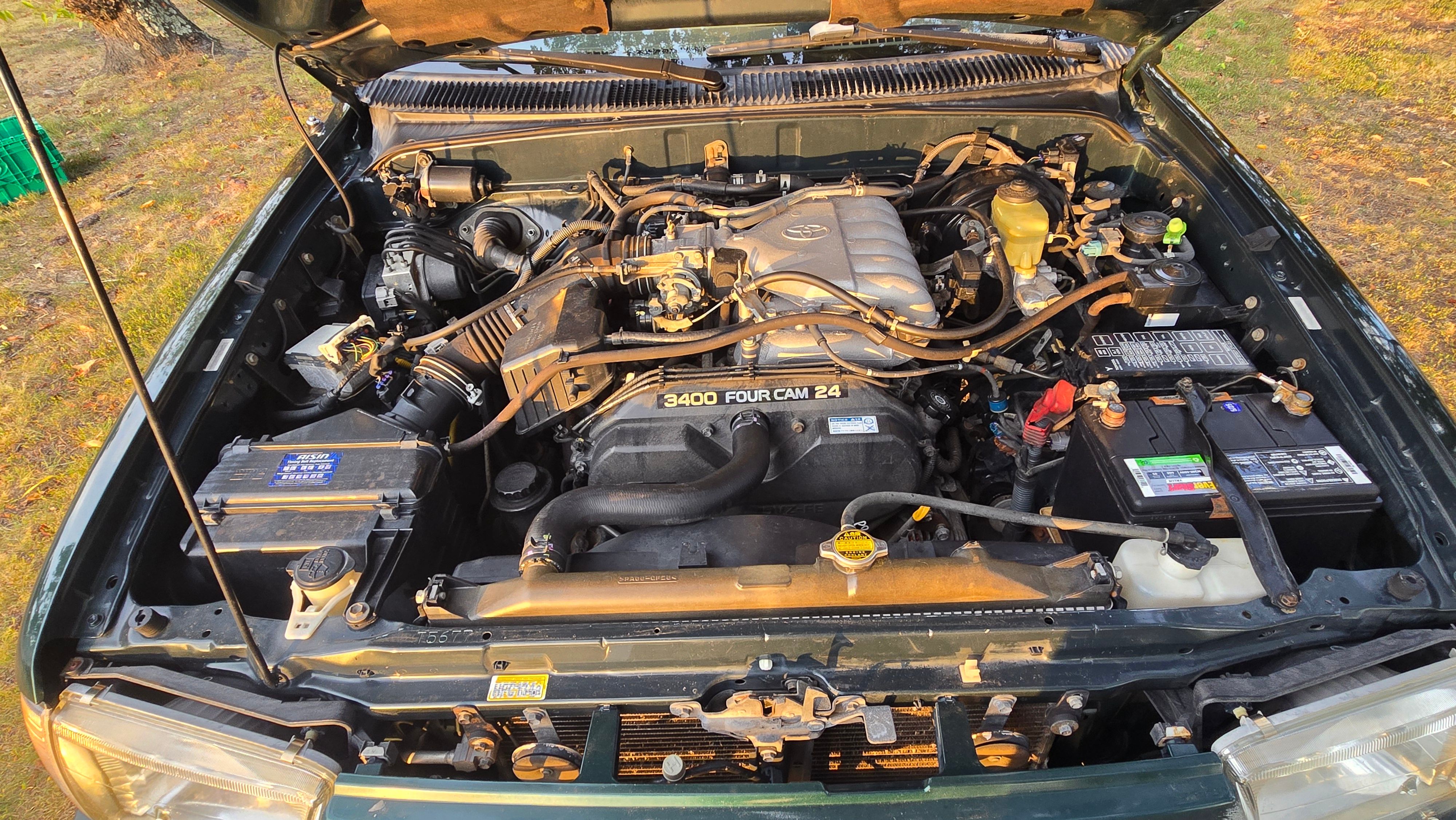 Used 2000 Toyota 4Runner SR5 AWD/4WD image 27