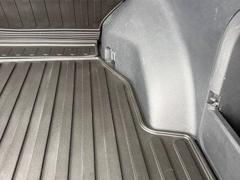 Used 2022 Toyota RAV4 XLE Premium image 26