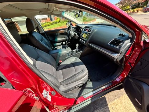 Used 2015 Subaru Outback 2.5i Limited AWD/4WD image 9