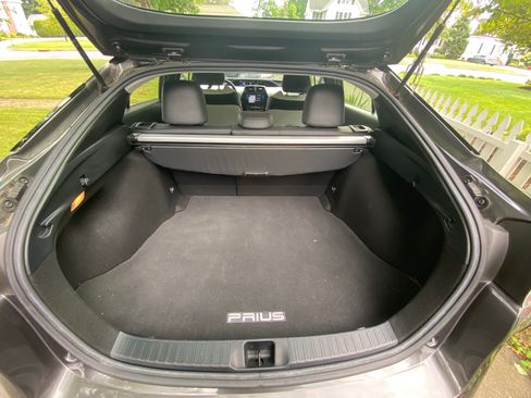 Used 2016 Toyota Prius Four FWD image 11