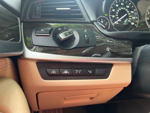 Used 2015 BMW 550i xDrive Sedan AWD/4WD image 39