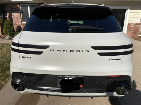 Used 2022 Genesis GV70 3.5T Sport w/ Sport Advanced Package image 2