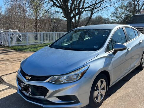 Used 2017 Chevrolet Cruze LS image 1