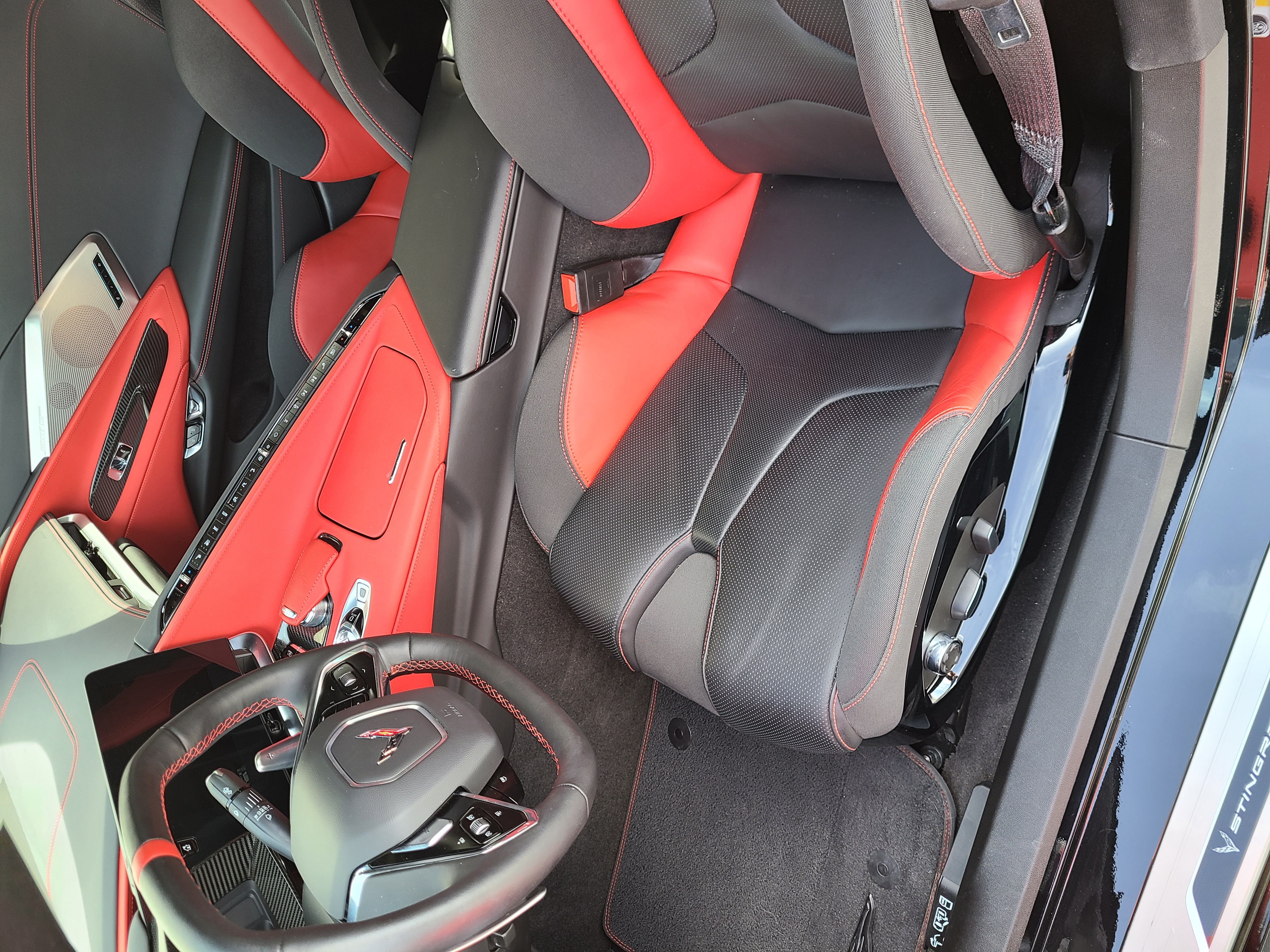 Used 2022 Chevrolet Corvette Stingray Preferred Cpe w/ Z51 Performance Package RWD image 6