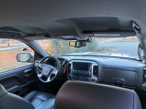 Used 2018 GMC Sierra 1500 SLT image 9