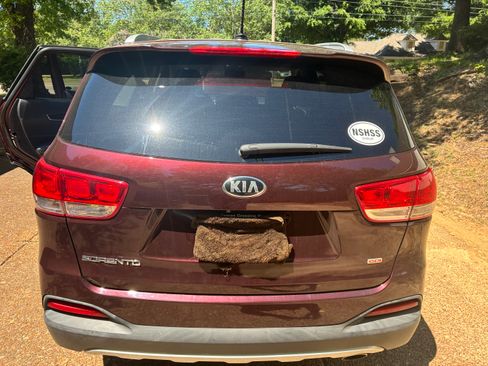 Used 2017 Kia Sorento FWD image 6