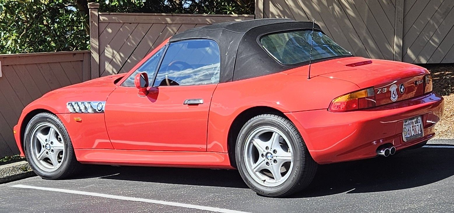 Used 1999 BMW Z3 2.5i RWD image 3