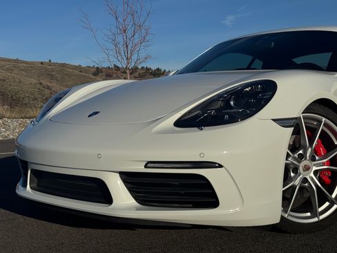 Used 2018 Porsche 718 Cayman S image 29