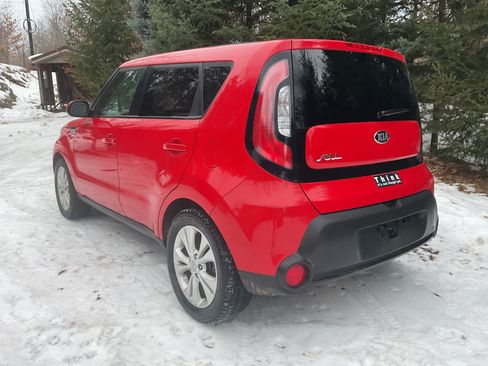 Used 2015 Kia Soul + image 9