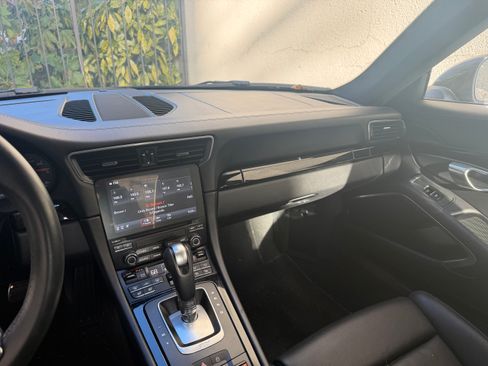 Used 2019 Porsche 911 Carrera image 11