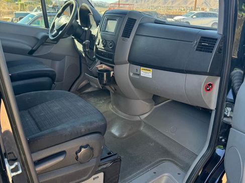 Used 2017 Mercedes-Benz Sprinter 2500 image 2