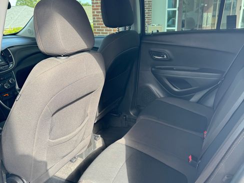 Used 2017 Chevrolet Trax LS image 23