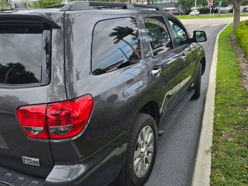 Used 2014 Toyota Sequoia Limited image 22