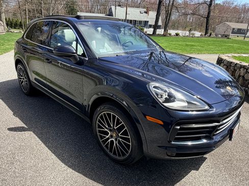 Used 2020 Porsche Cayenne AWD/4WD image 1