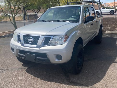 Used 2016 Nissan Frontier SV image 11