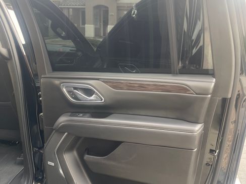 Used 2021 Chevrolet Suburban LT w/ Rear Media and Nav Package image 12