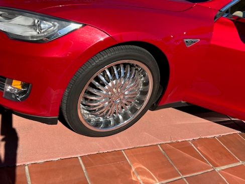 Used 2014 Tesla Model S P85 image 13