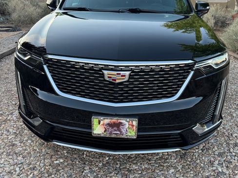 Used 2021 Cadillac XT6 Premium Luxury image 2