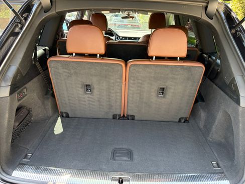 Used 2018 Audi Q7 3.0T Premium Plus w/ Premium Plus Package AWD/4WD image 9