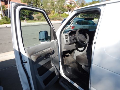 Used 2012 Ford E-250 and Econoline 250 w/ PWR Group image 9