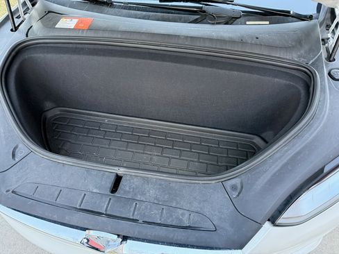 Used 2017 Tesla Model X 75D image 10