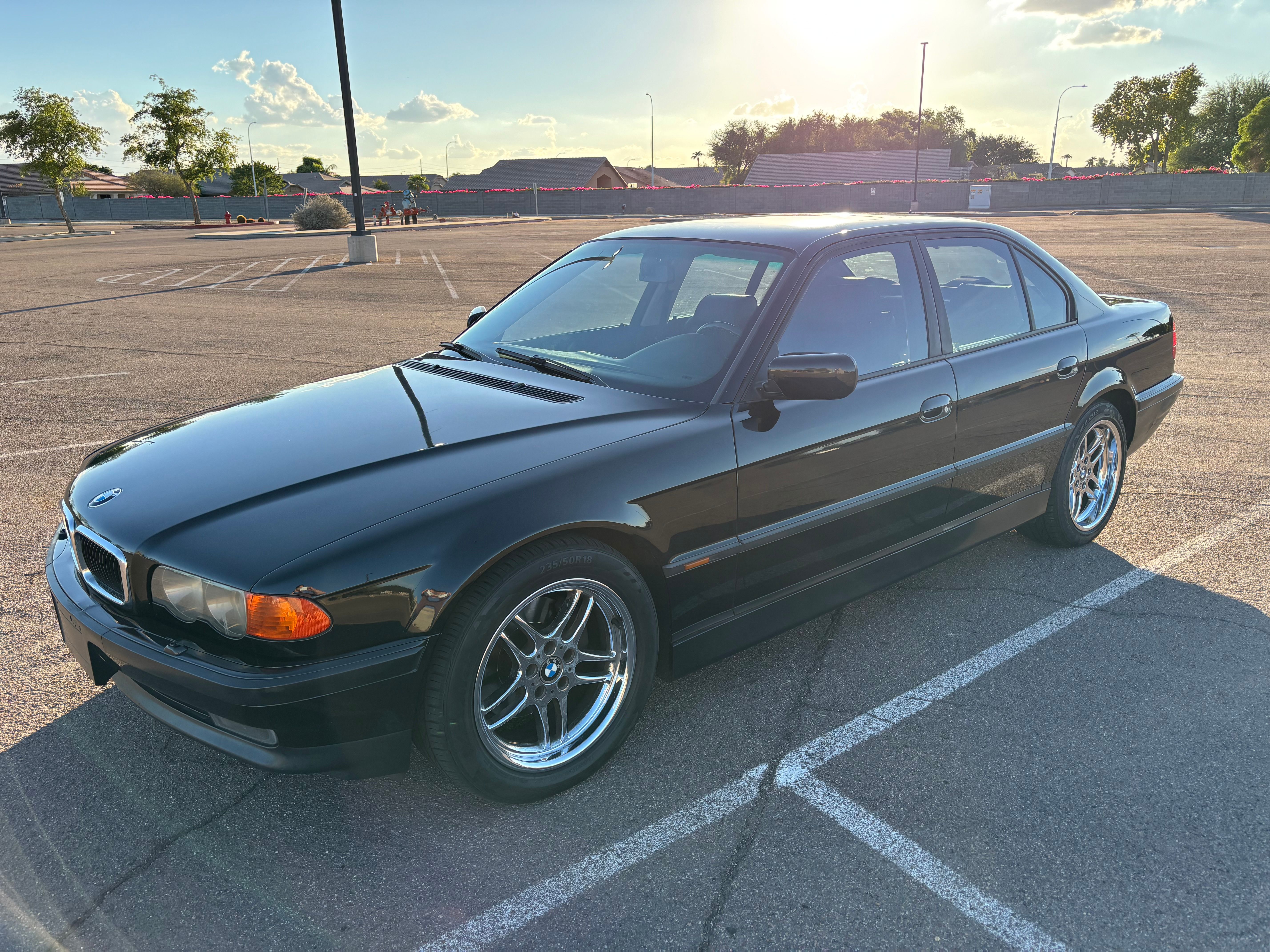 Used 2000 BMW 740i RWD image 1