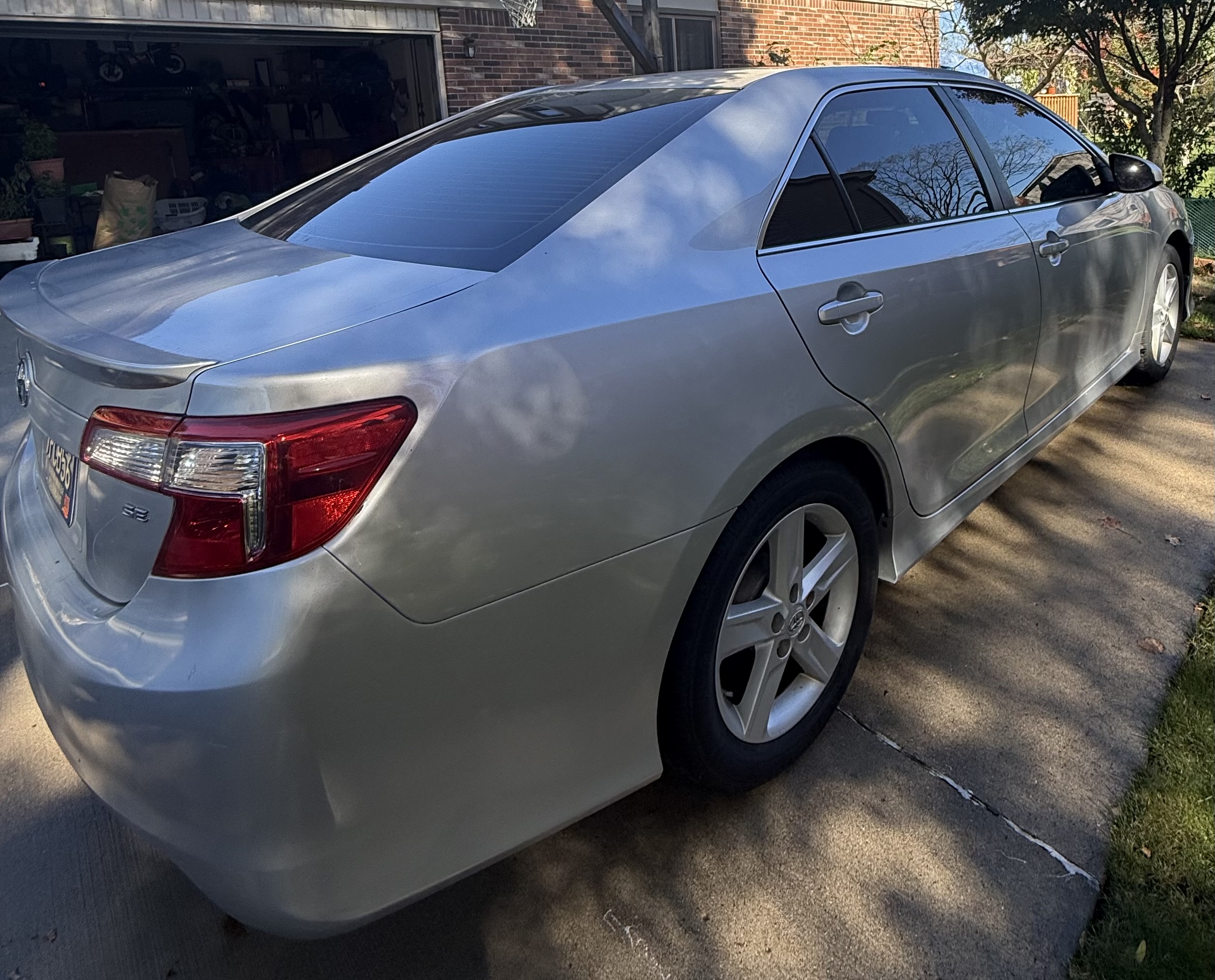 Used 2012 Toyota Camry SE FWD image 8