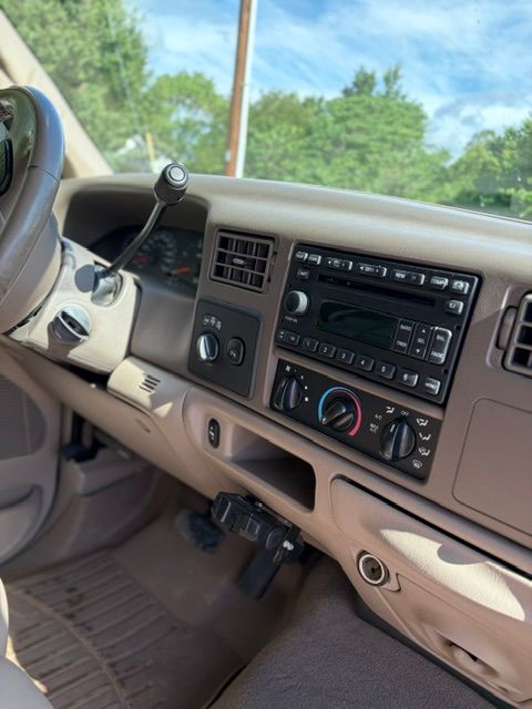 Used 2004 Ford F350 Lariat AWD/4WD image 17