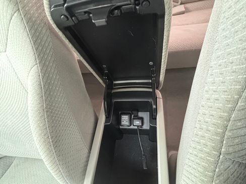 Used 2012 Honda Civic Hybrid Sedan image 12