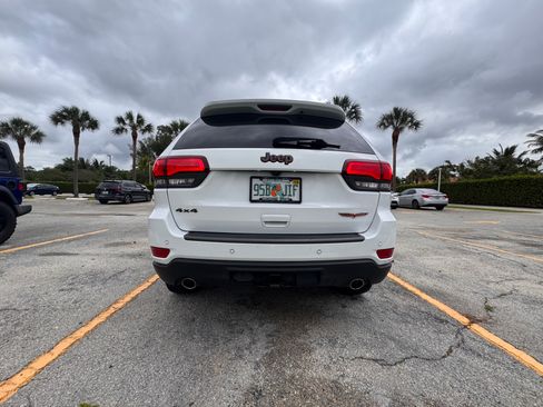 Used 2019 Jeep Grand Cherokee Trailhawk AWD/4WD image 10