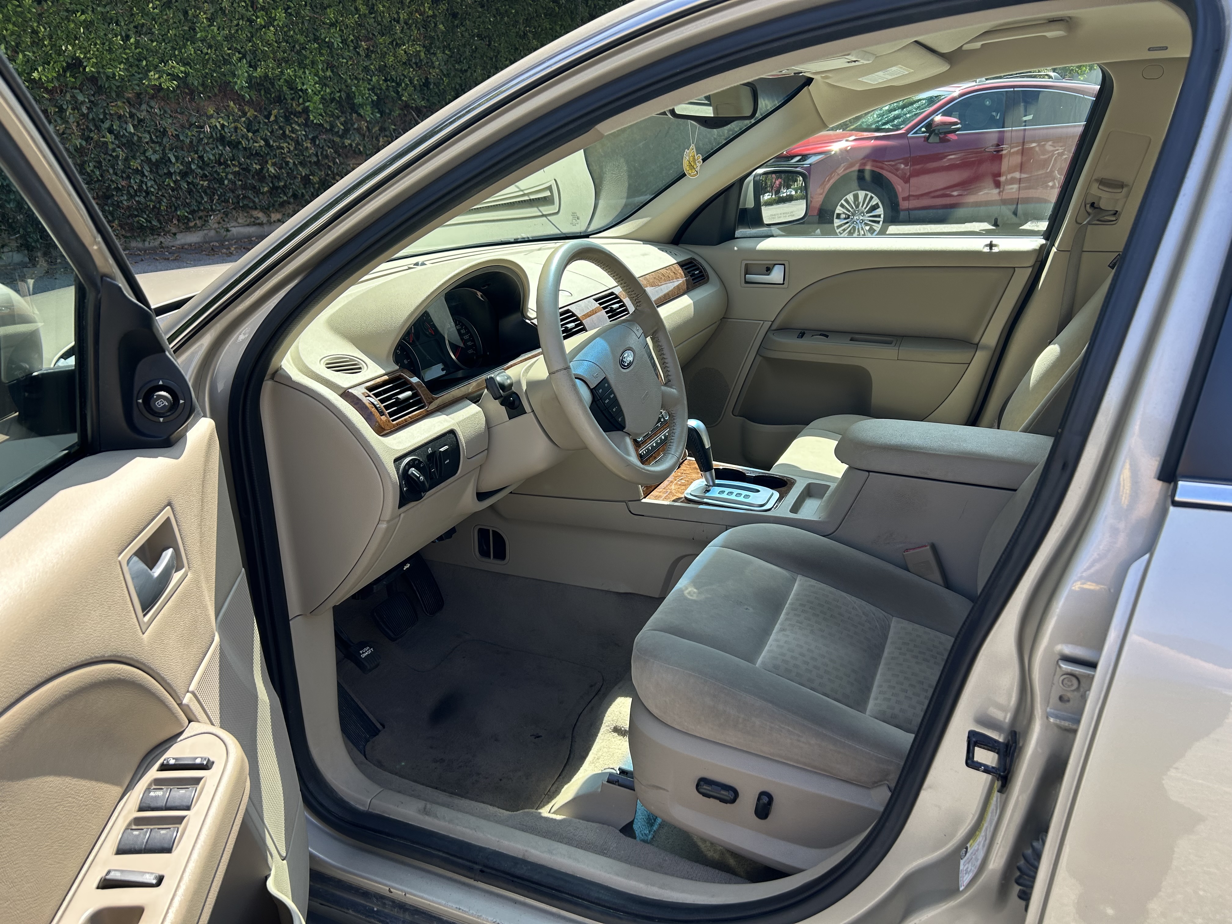 Used 2005 Ford Five Hundred SEL AWD/4WD image 16