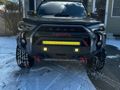 Used 2015 Toyota 4Runner Limited image 9