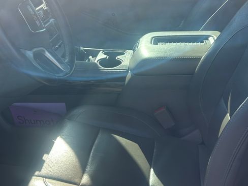 Used 2017 GMC Yukon SLT image 6