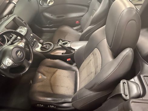 Used 2013 Nissan 370Z Touring w/ Sport Pkg image 11