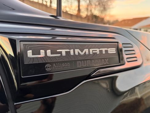 Used 2024 GMC Sierra 3500 Denali Ultimate image 8