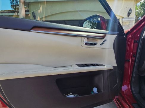 Used 2017 Lexus ES 300h image 20