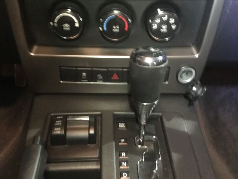 Used 2012 Jeep Liberty Sport AWD/4WD image 14